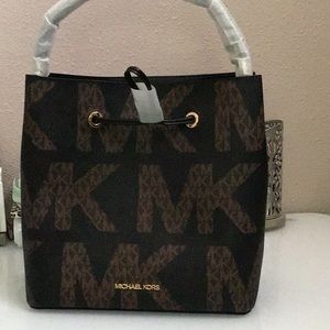 Michael kors Suri bucket bag